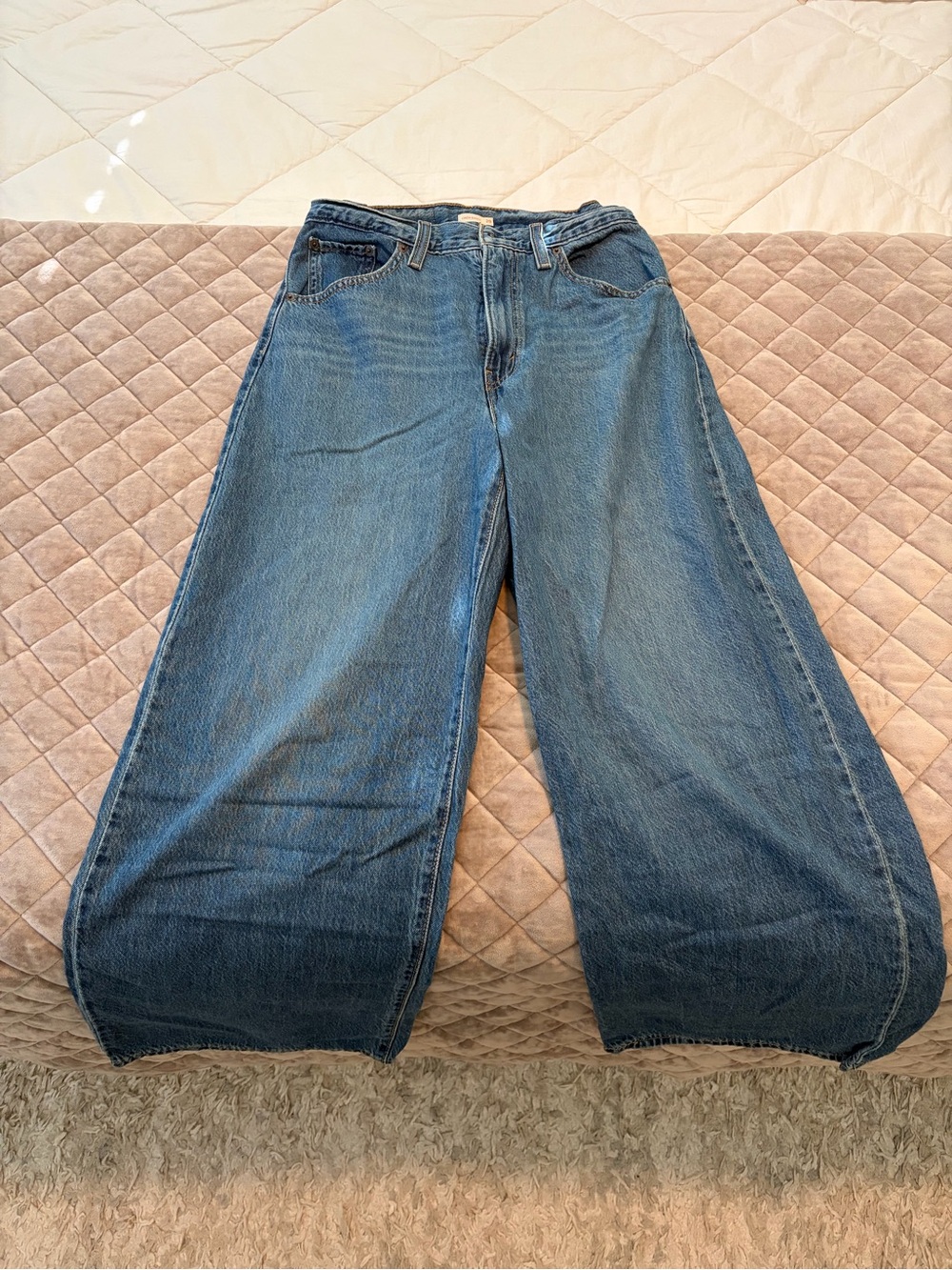 Levi's Cinch waist Wide-Leg Jeans in Blue Denim, 29